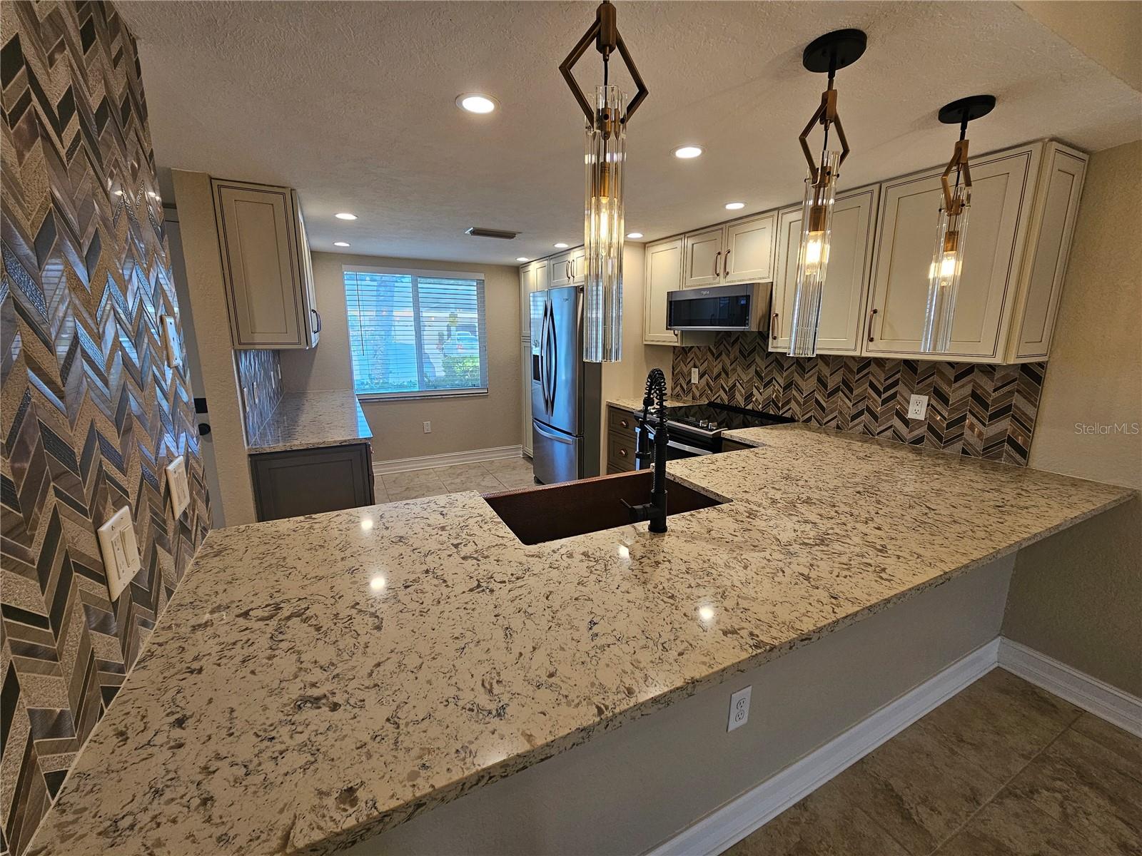Image 4 of 23 For 4364 Madeira Court 3355