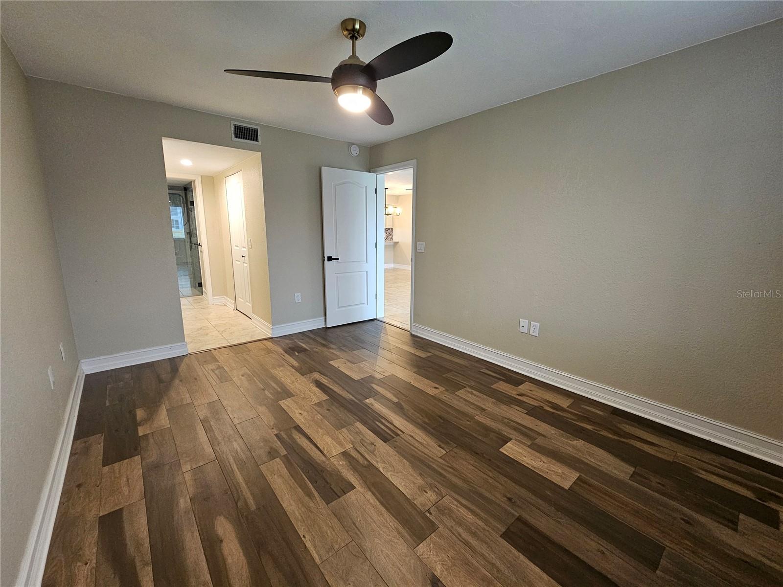 Image 6 of 23 For 4364 Madeira Court 3355