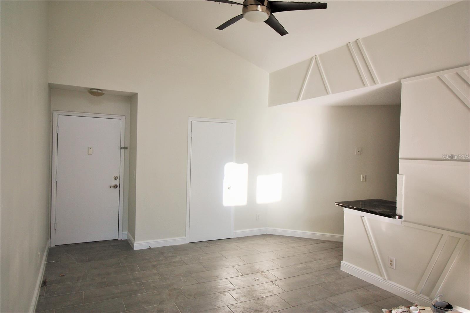 Image 8 of 25 For 3927 Atrium Drive 3