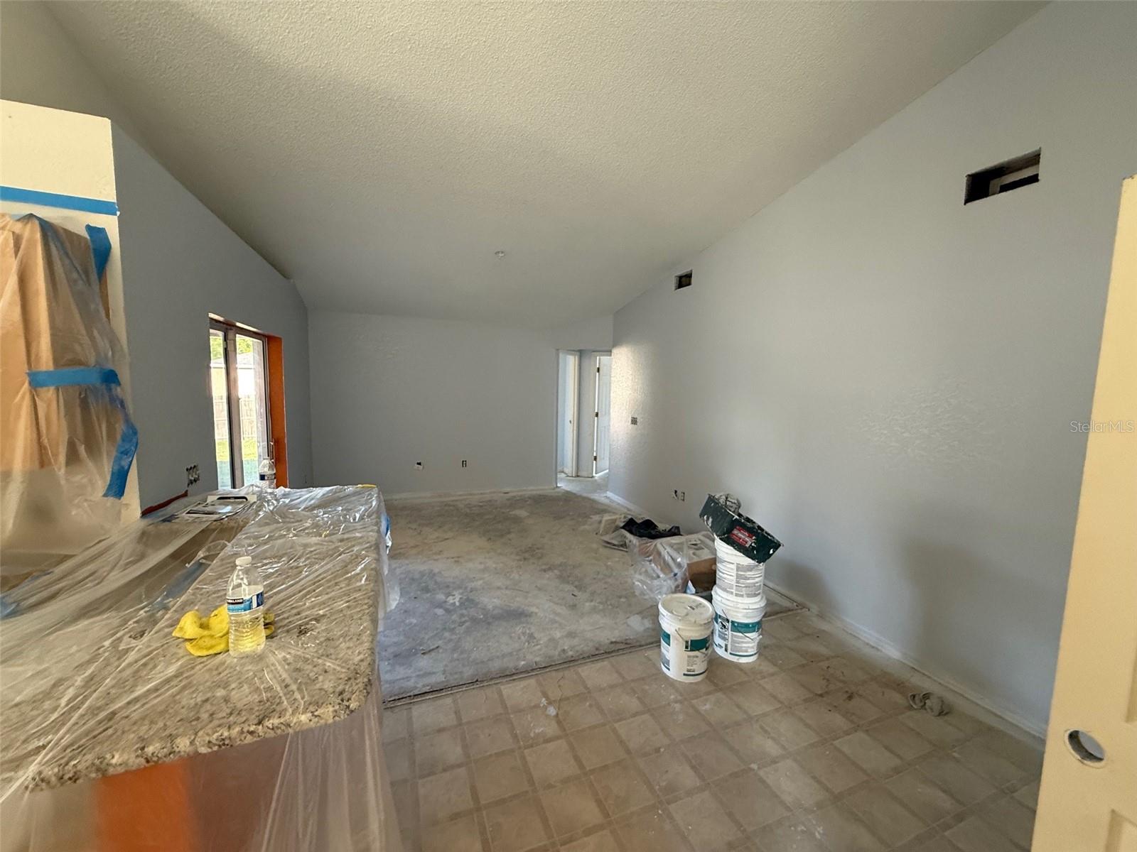 Image 18 of 39 For 6608 Madeira Avenue
