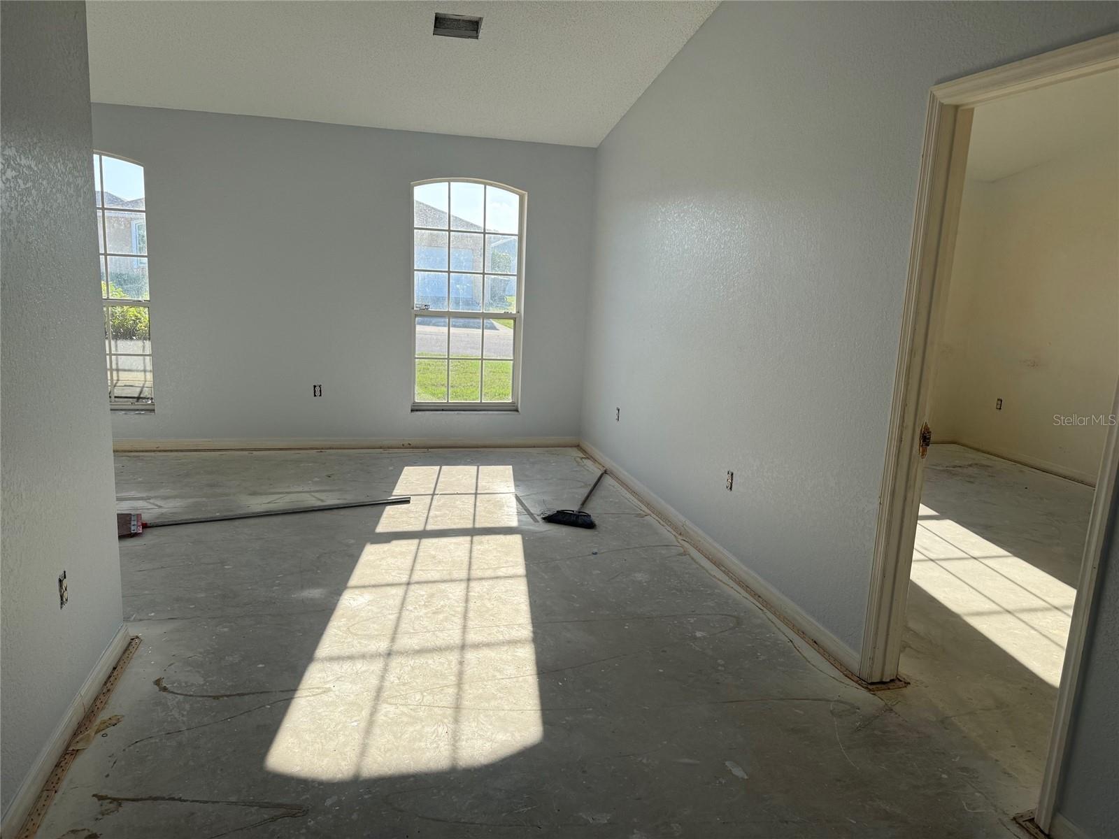 Image 19 of 39 For 6608 Madeira Avenue