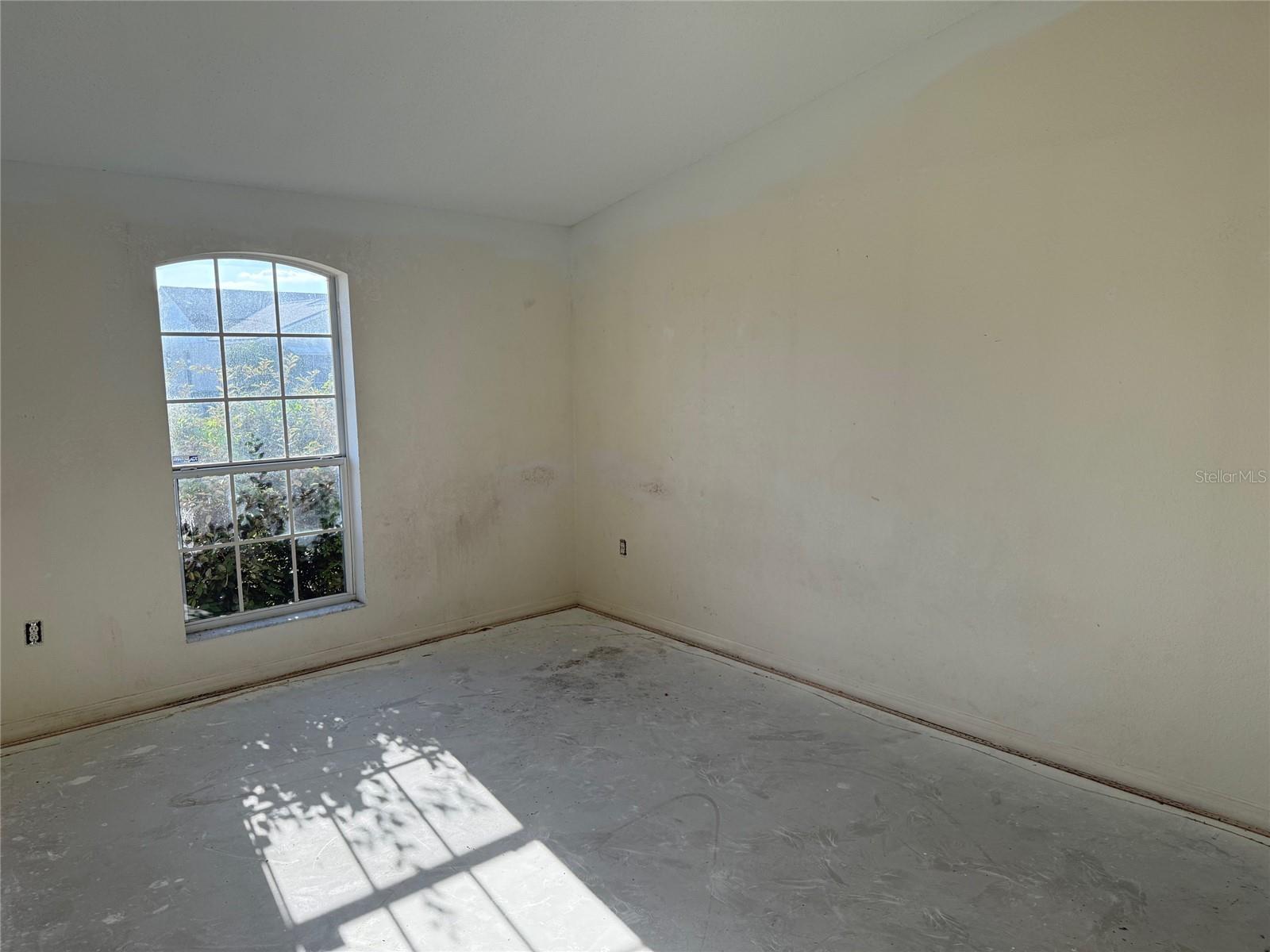 Image 22 of 39 For 6608 Madeira Avenue