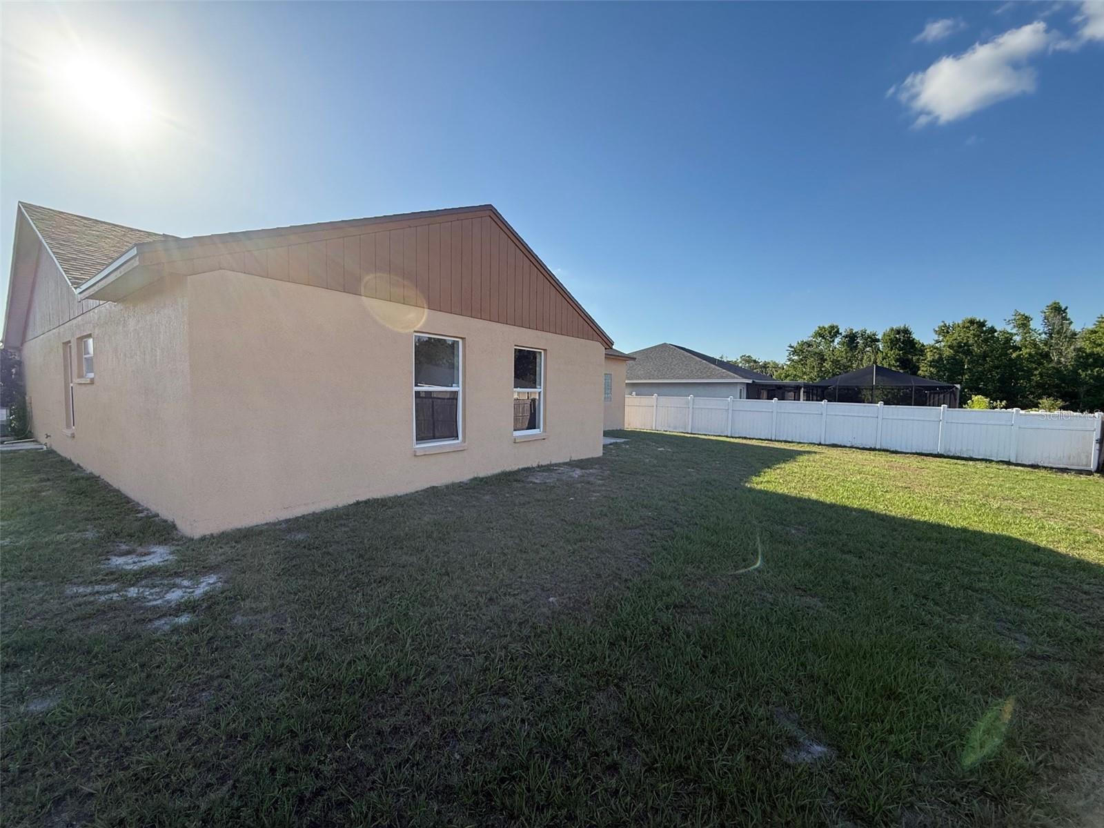 Image 8 of 39 For 6608 Madeira Avenue