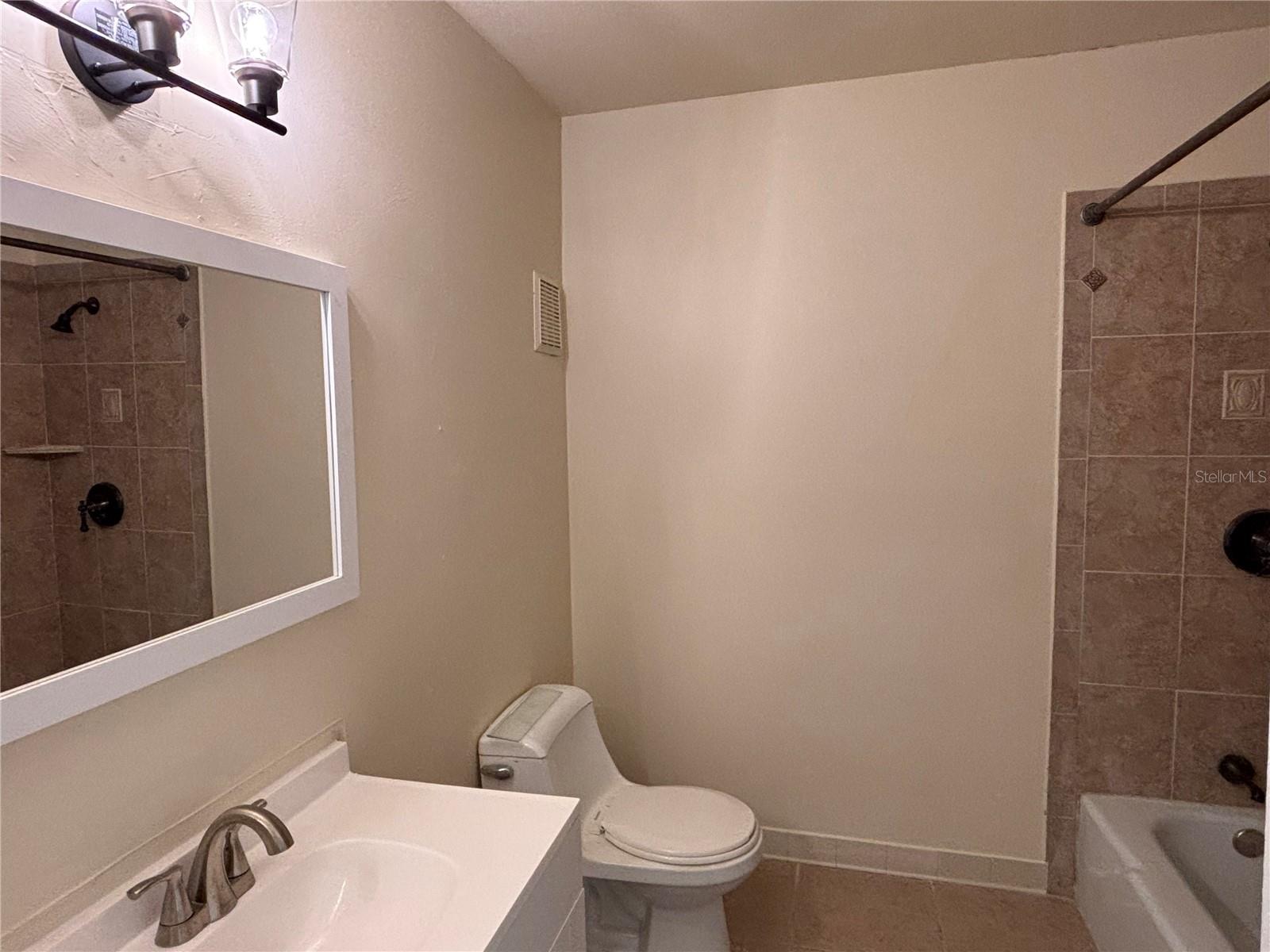 Image 21 of 24 For 4318 Aqua Vista Dr  K
