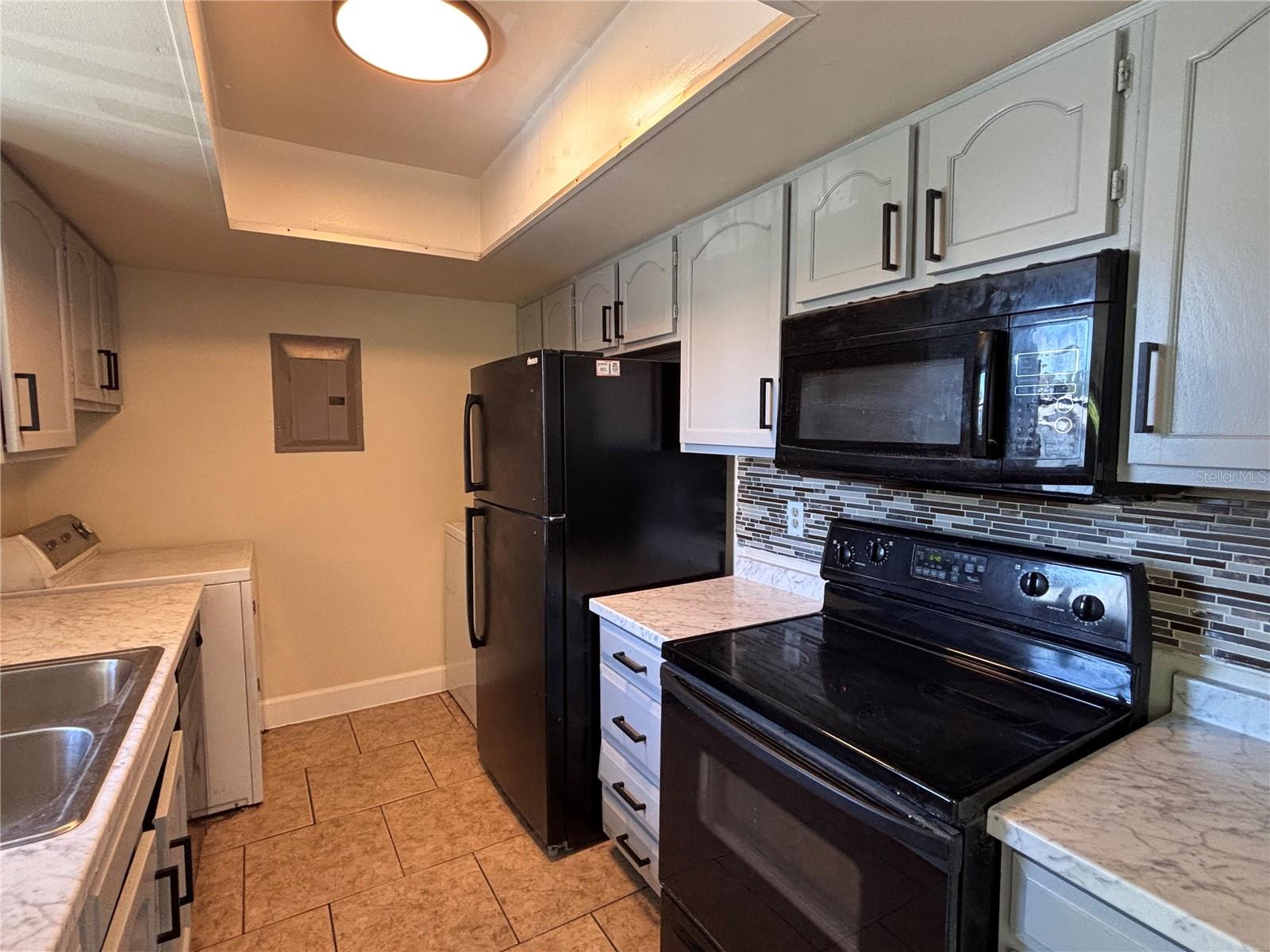 Image 3 of 24 For 4318 Aqua Vista Dr  K