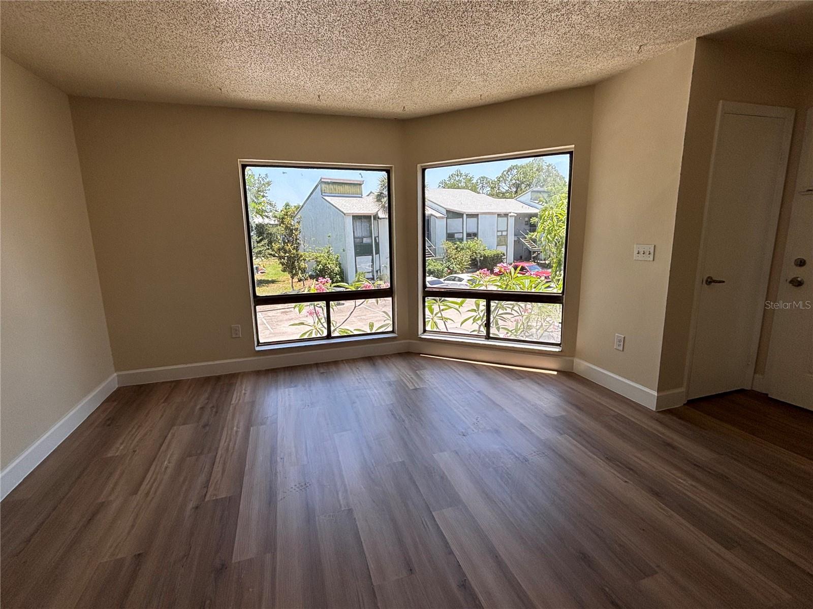 Image 4 of 24 For 4318 Aqua Vista Dr  K