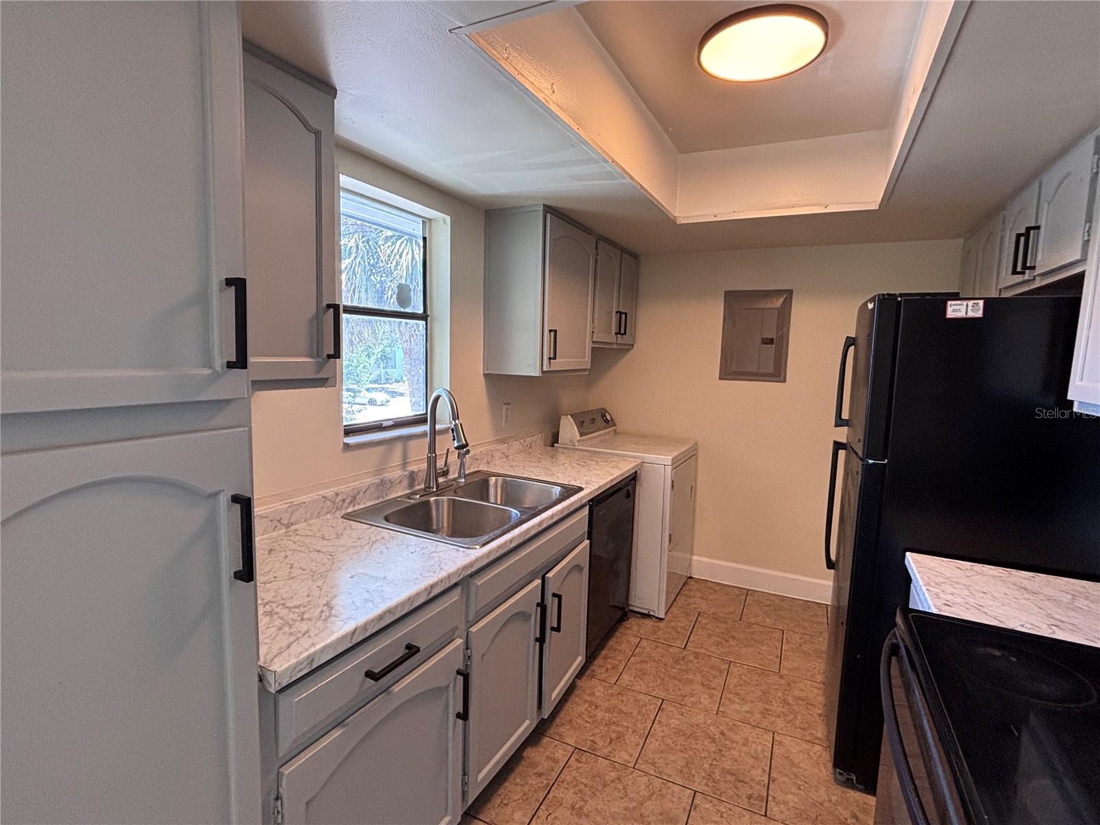 Image 6 of 24 For 4318 Aqua Vista Dr  K