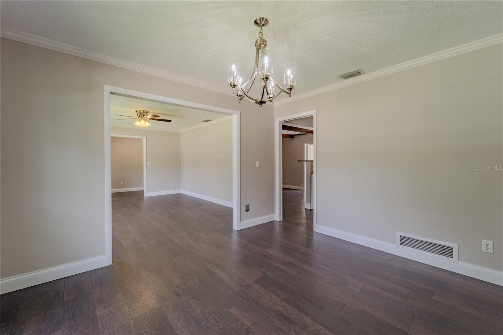 Image 16 of 27 For 4514 Crichton Lane