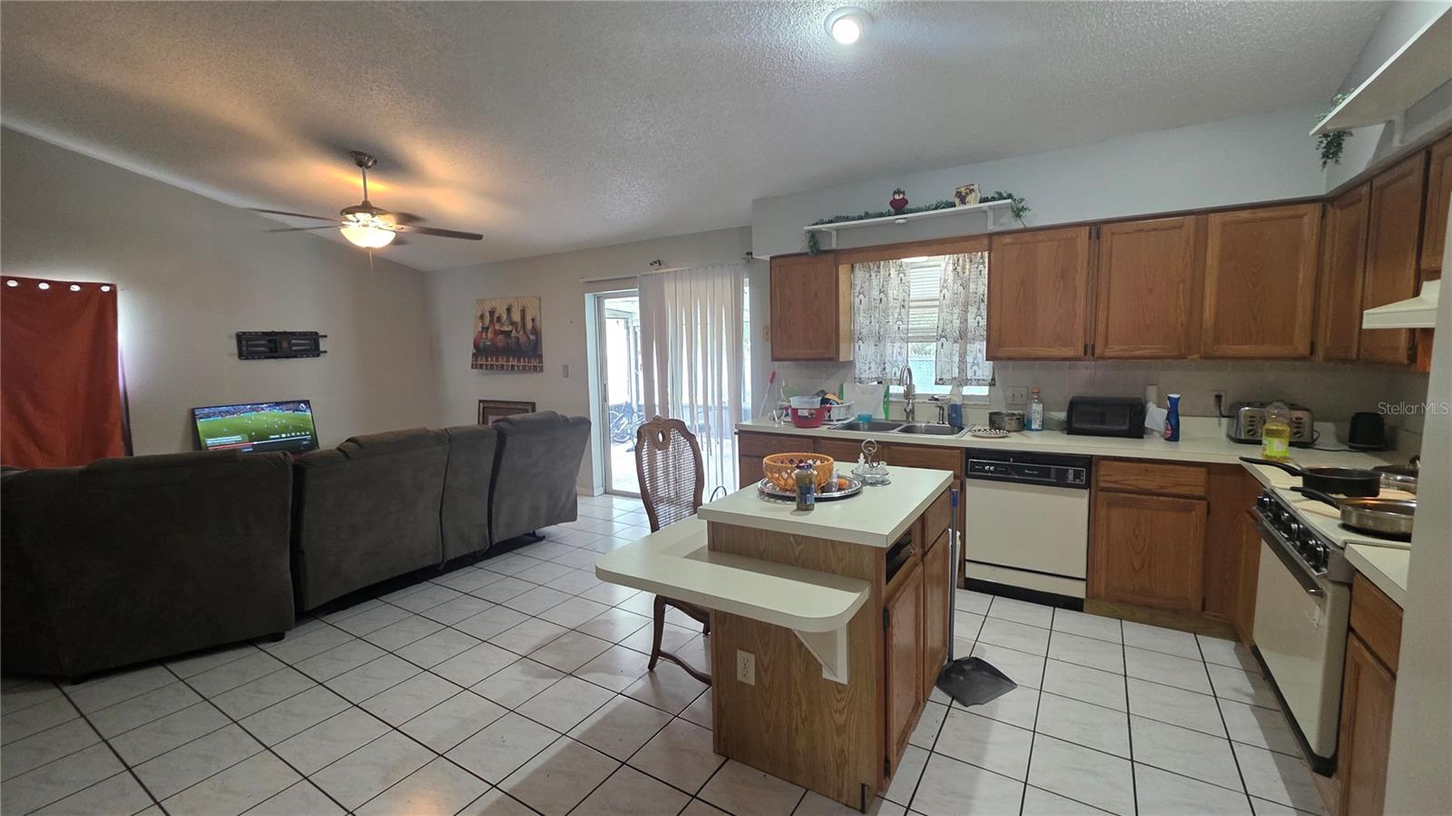 Image 5 of 14 For 303 Silk Oak Drive