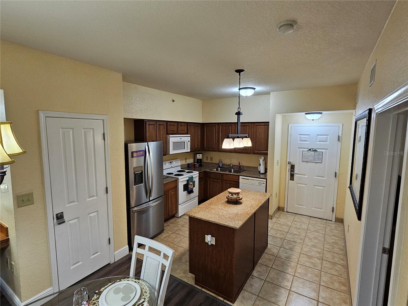 Image 11 of 32 For 12527 Floridays Resort Drive 406-e