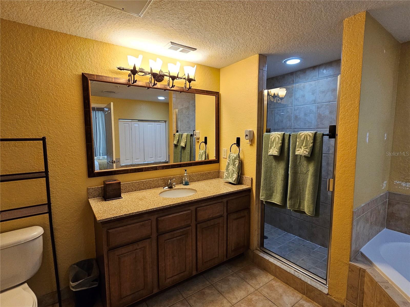 Image 19 of 32 For 12527 Floridays Resort Drive 406-e
