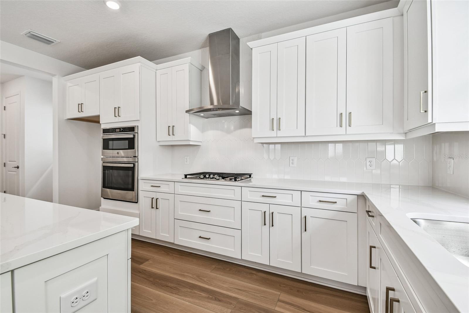 Image 7 of 36 For 7571 Hawkstone Drive