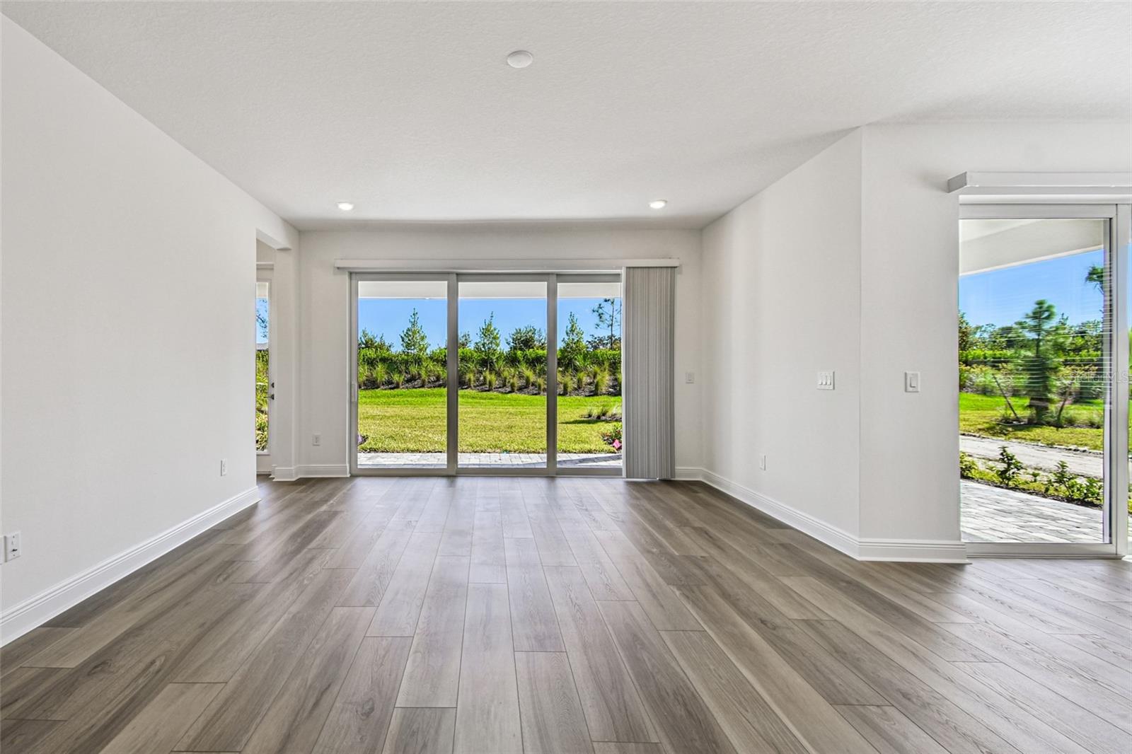 Image 29 of 43 For 7562 Seahawk Avenue