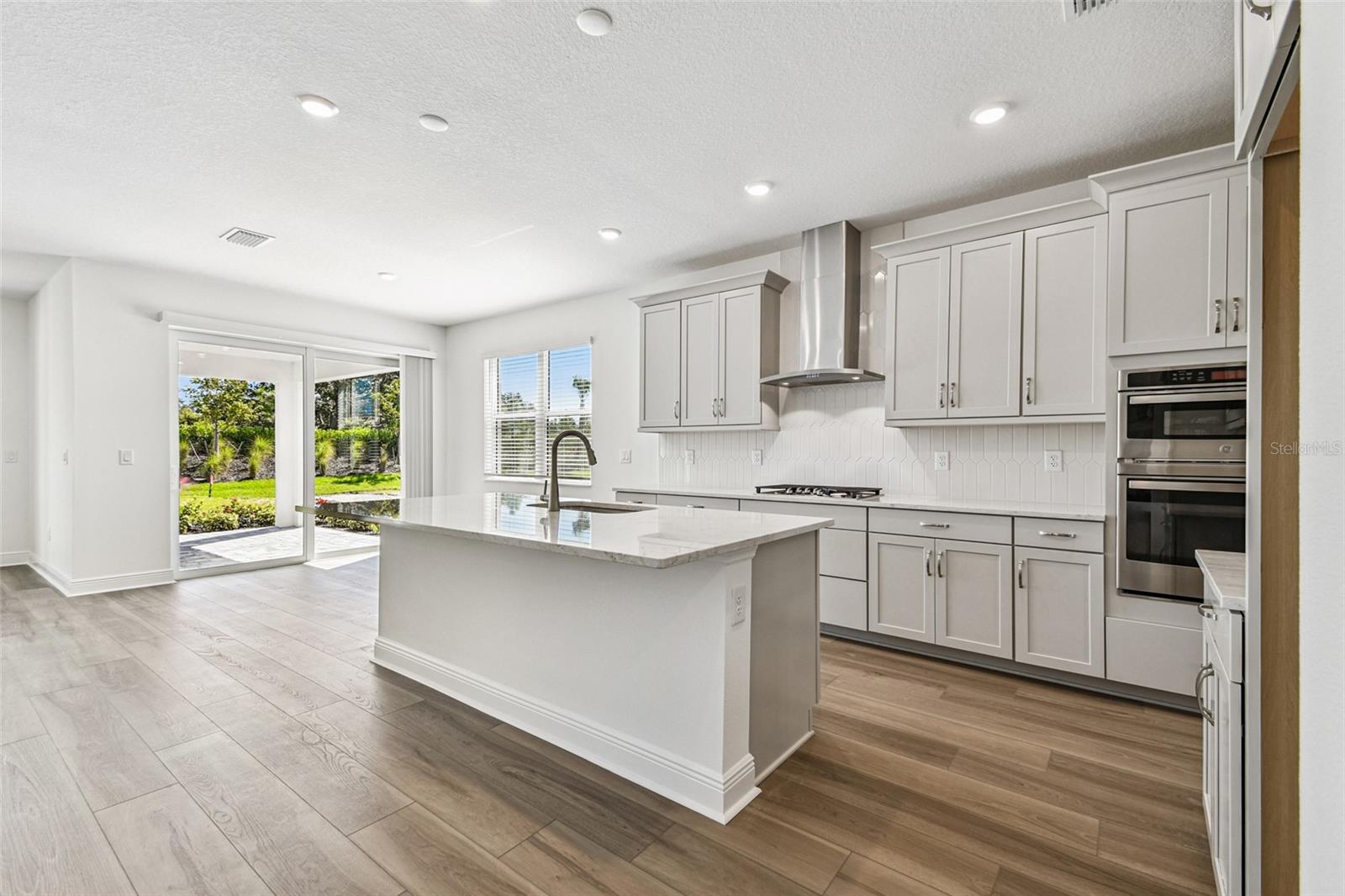 Image 6 of 43 For 7562 Seahawk Avenue