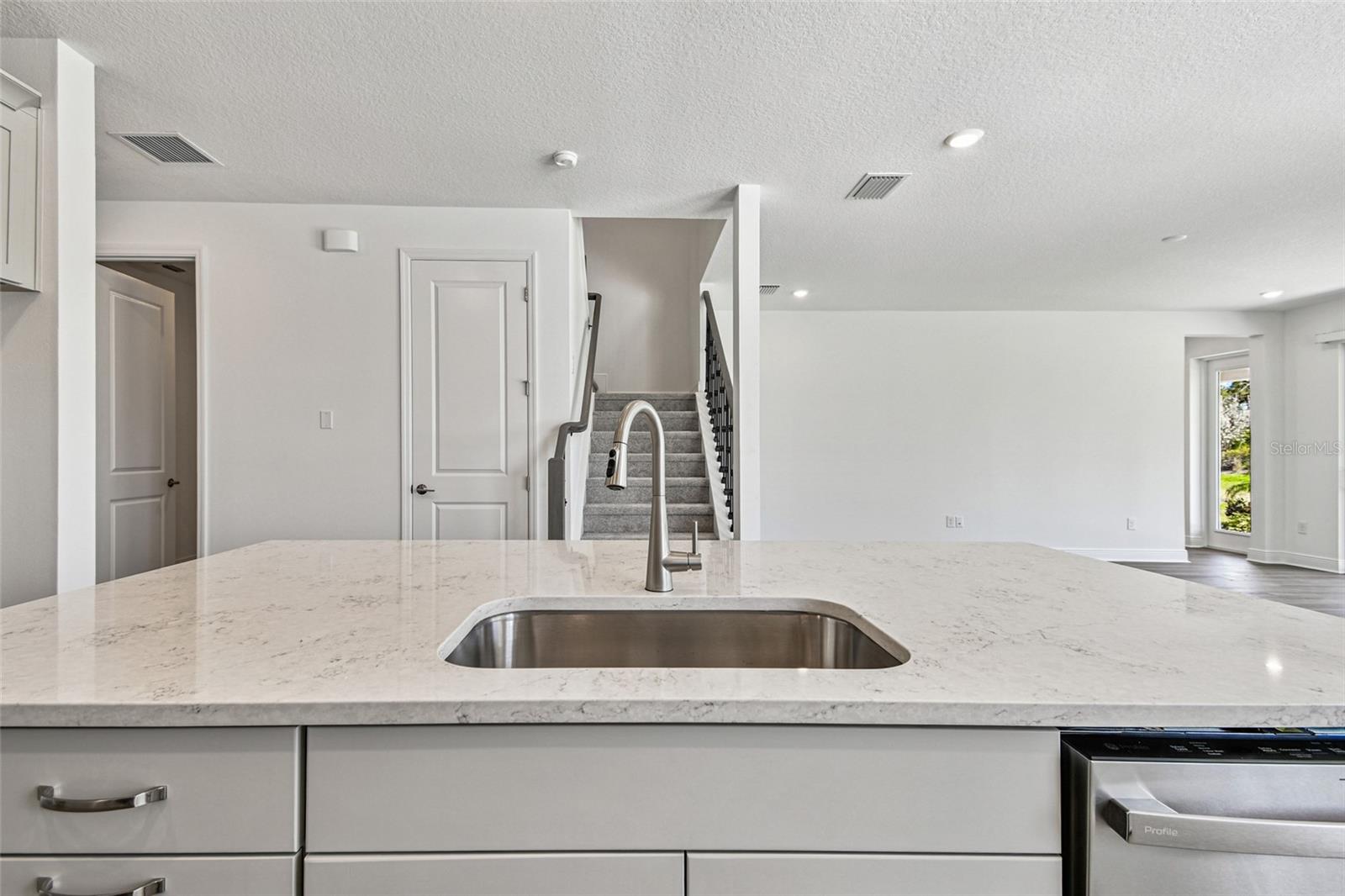 Image 9 of 43 For 7562 Seahawk Avenue