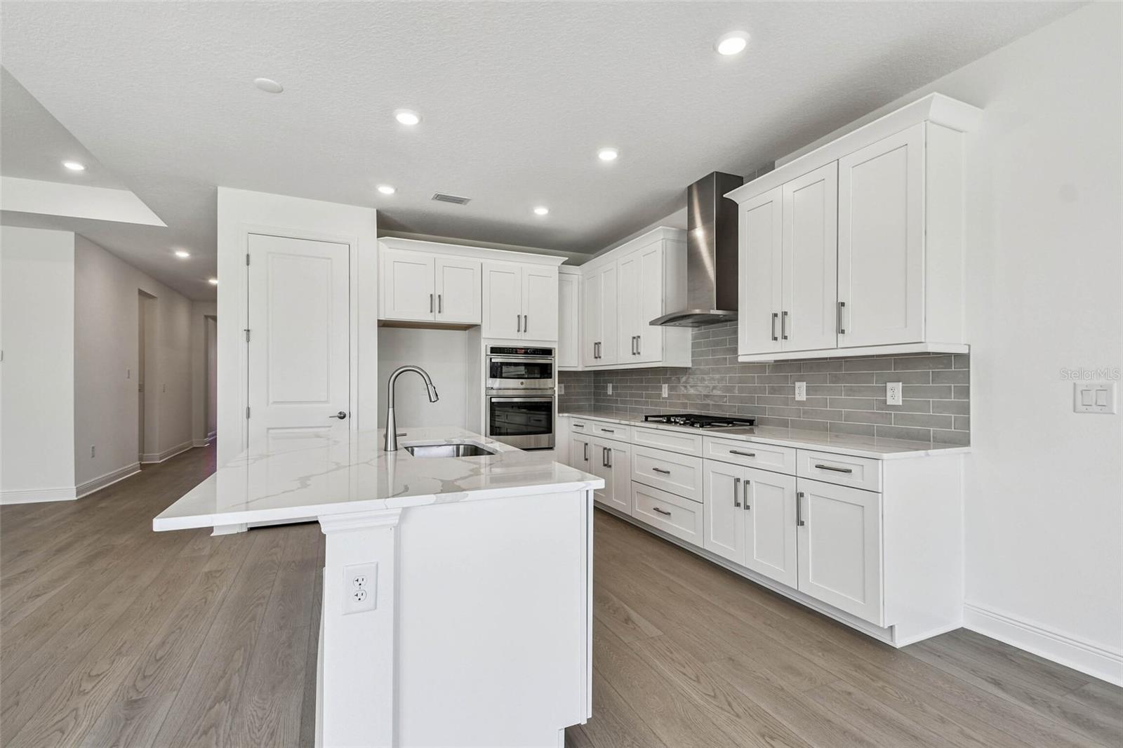 Image 8 of 32 For 7566 Seahawk Avenue