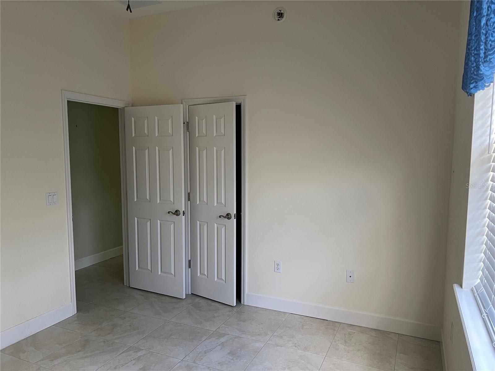 Image 20 of 25 For 2913 Deerbrook Drive