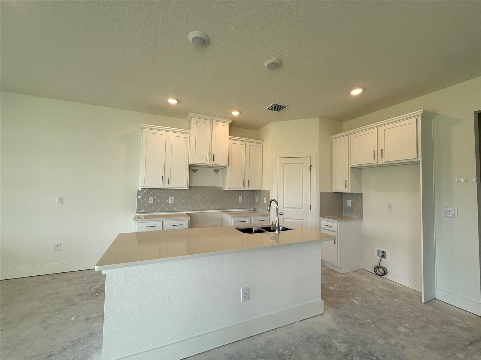 Image 7 of 29 For 14012 Emerald Fields Drive