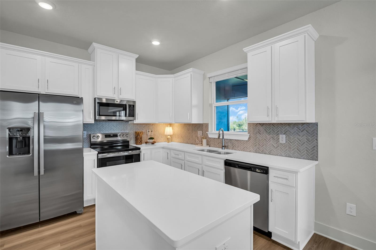 Image 16 of 27 For 13978 Emerald Fields Drive