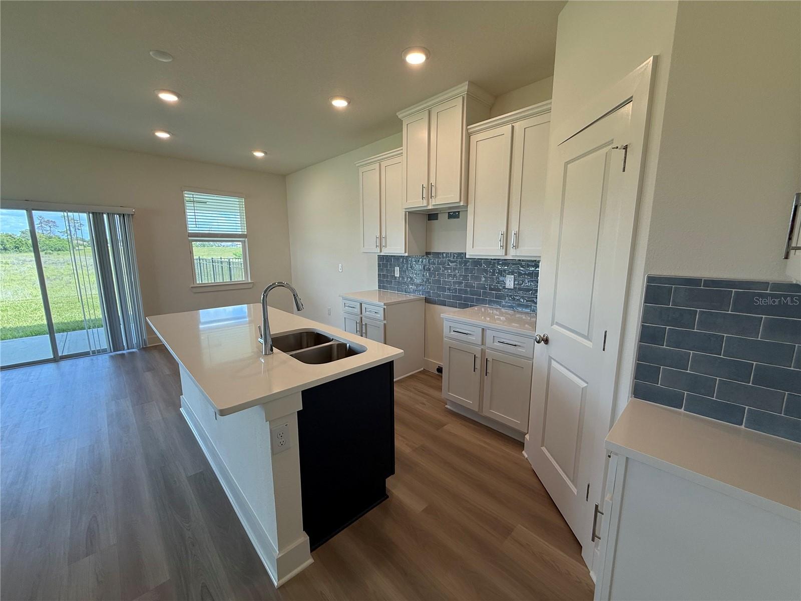 Image 6 of 27 For 13978 Emerald Fields Drive