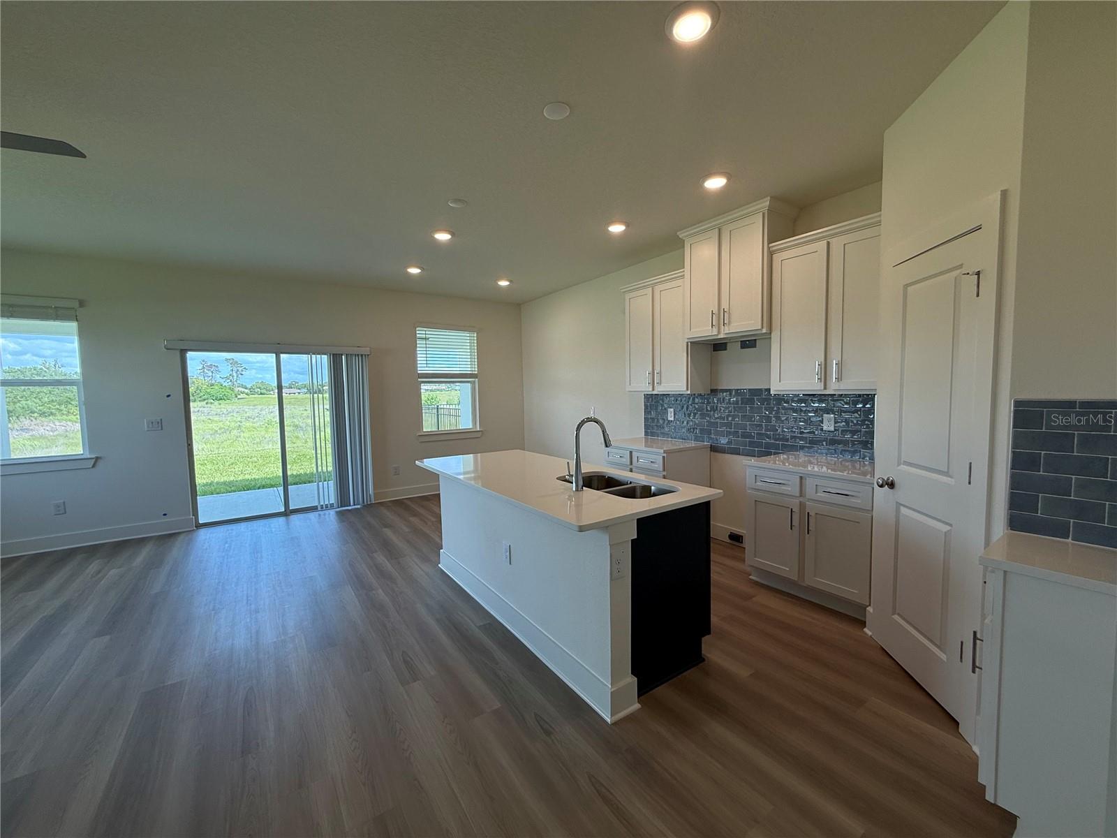 Image 7 of 27 For 13978 Emerald Fields Drive