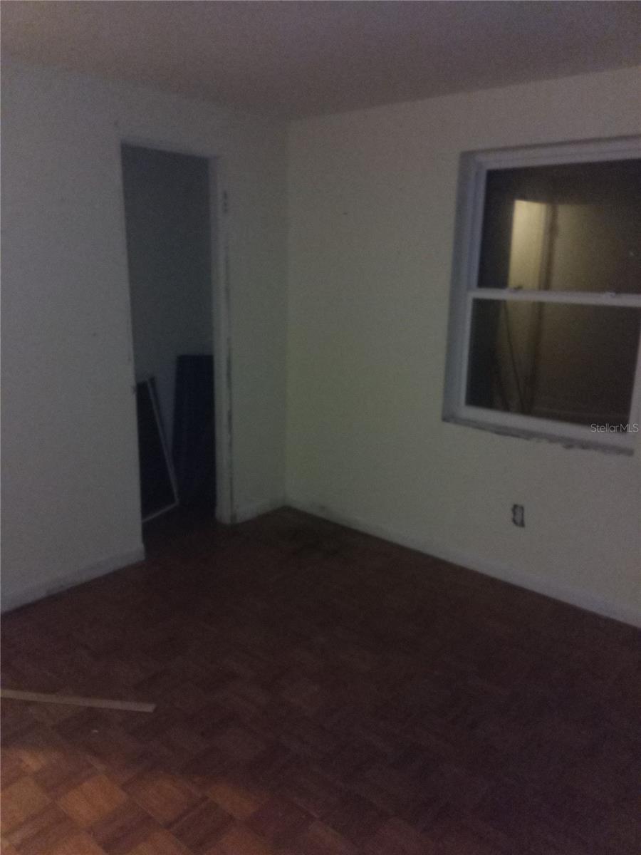 Image 37 of 43 For 2822 Dean Road