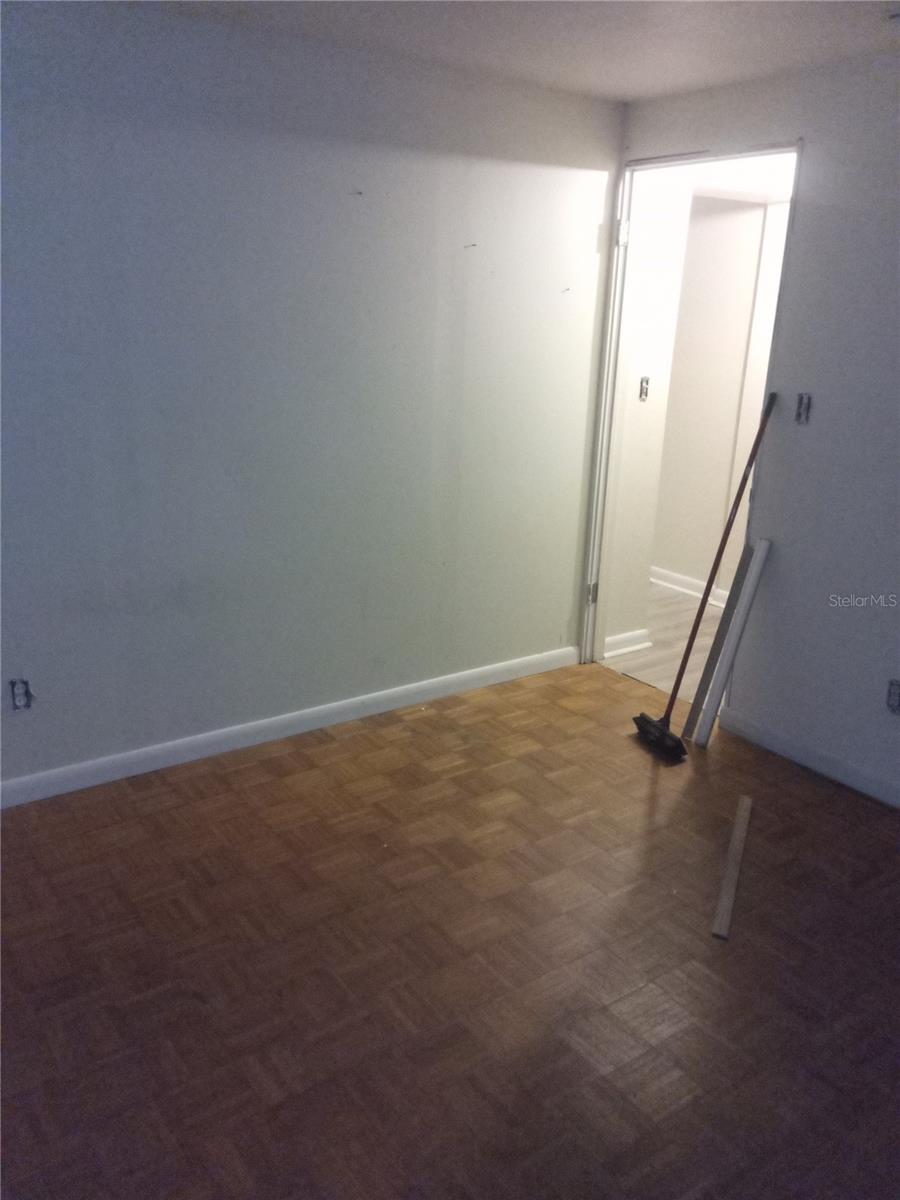 Image 38 of 43 For 2822 Dean Road