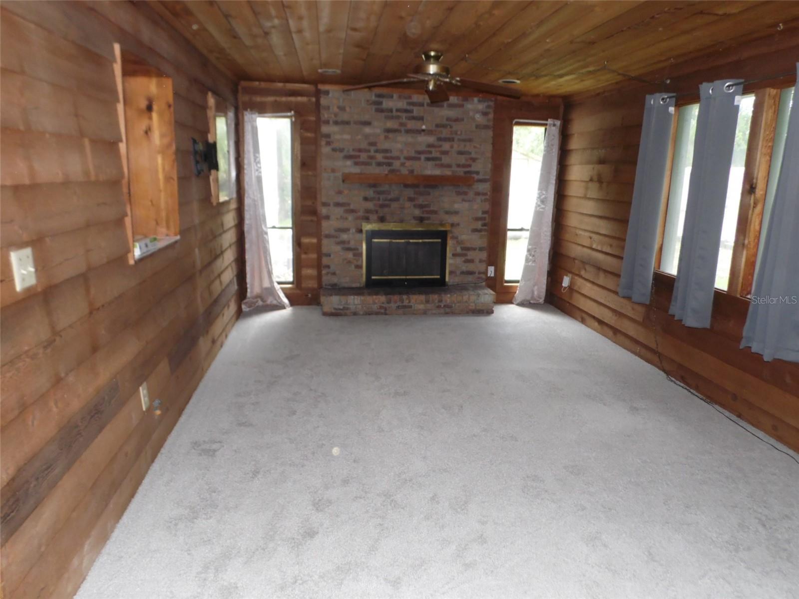 Image 4 of 22 For 360 Kentia Road