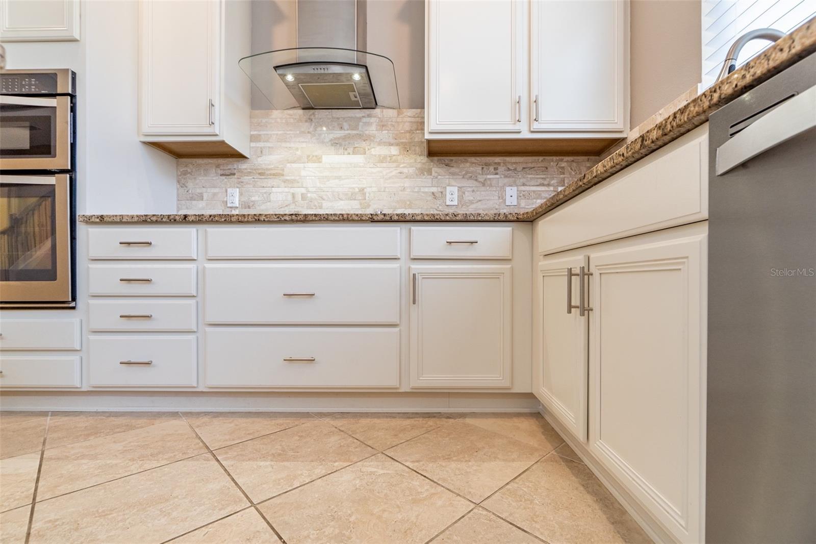 Image 14 of 49 For 5031 Walker Street