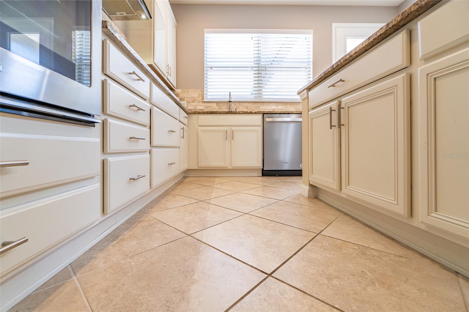 Image 15 of 49 For 5031 Walker Street
