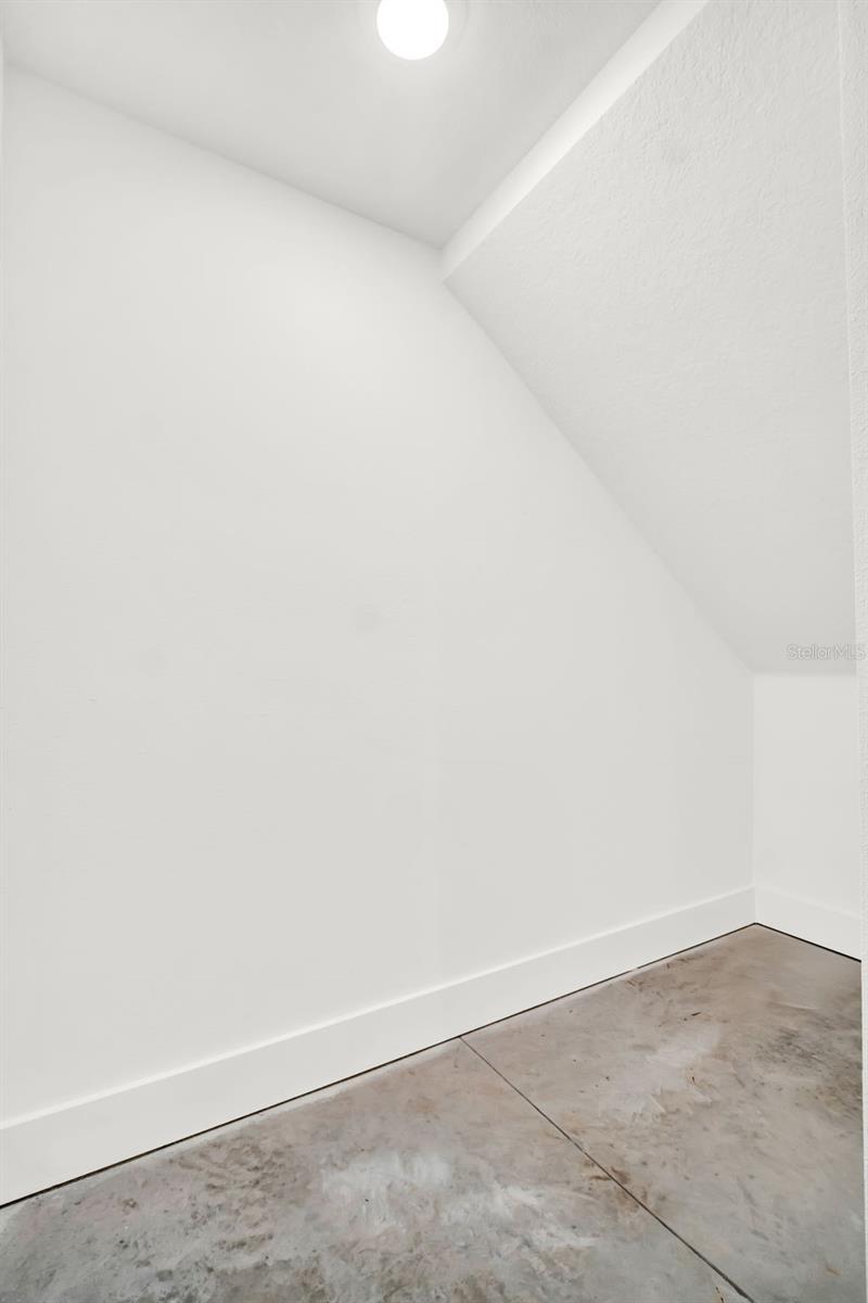 Image 20 of 30 For 7963 Chandler Lake Court