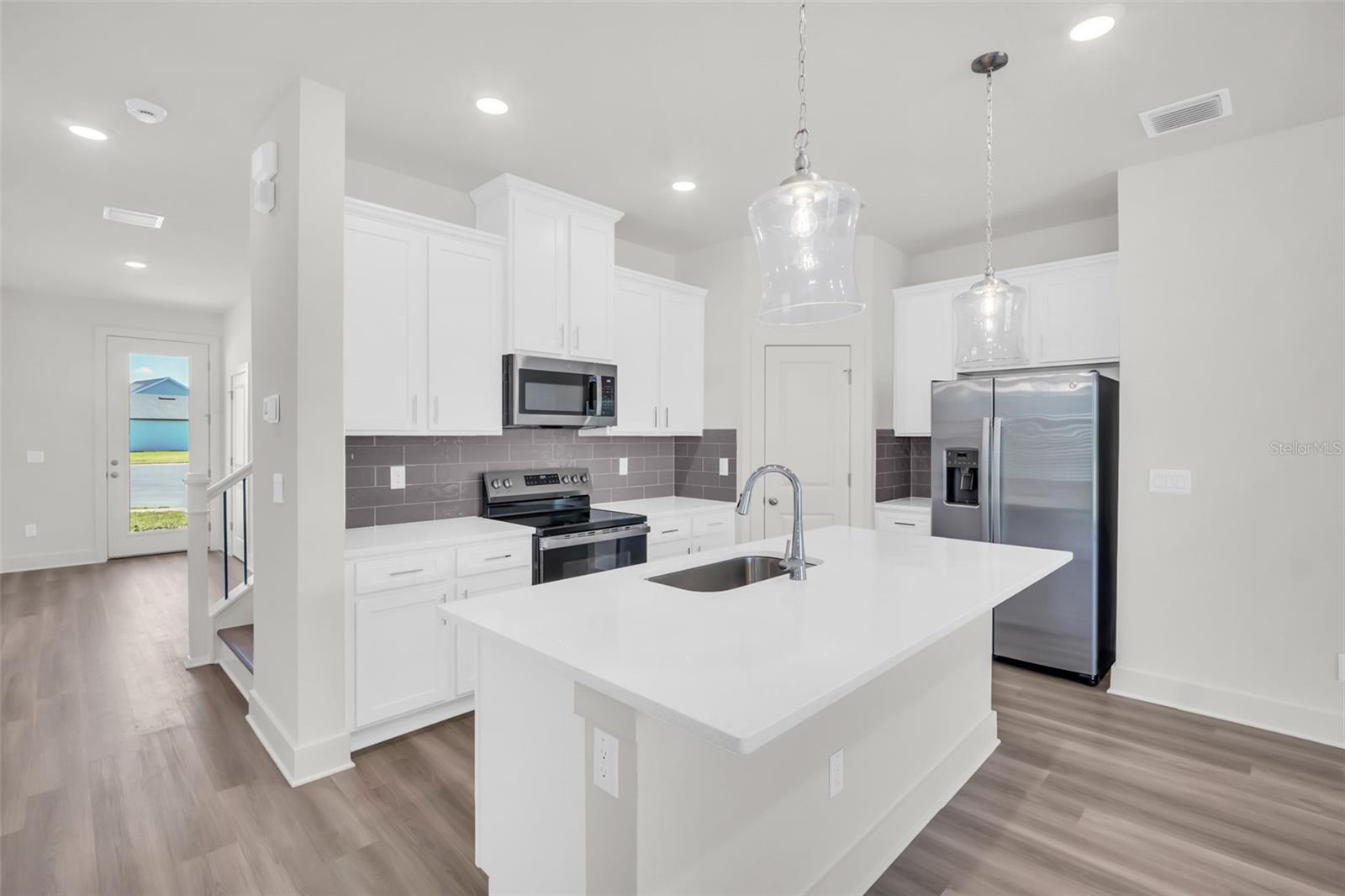 Image 22 of 30 For 7963 Chandler Lake Court