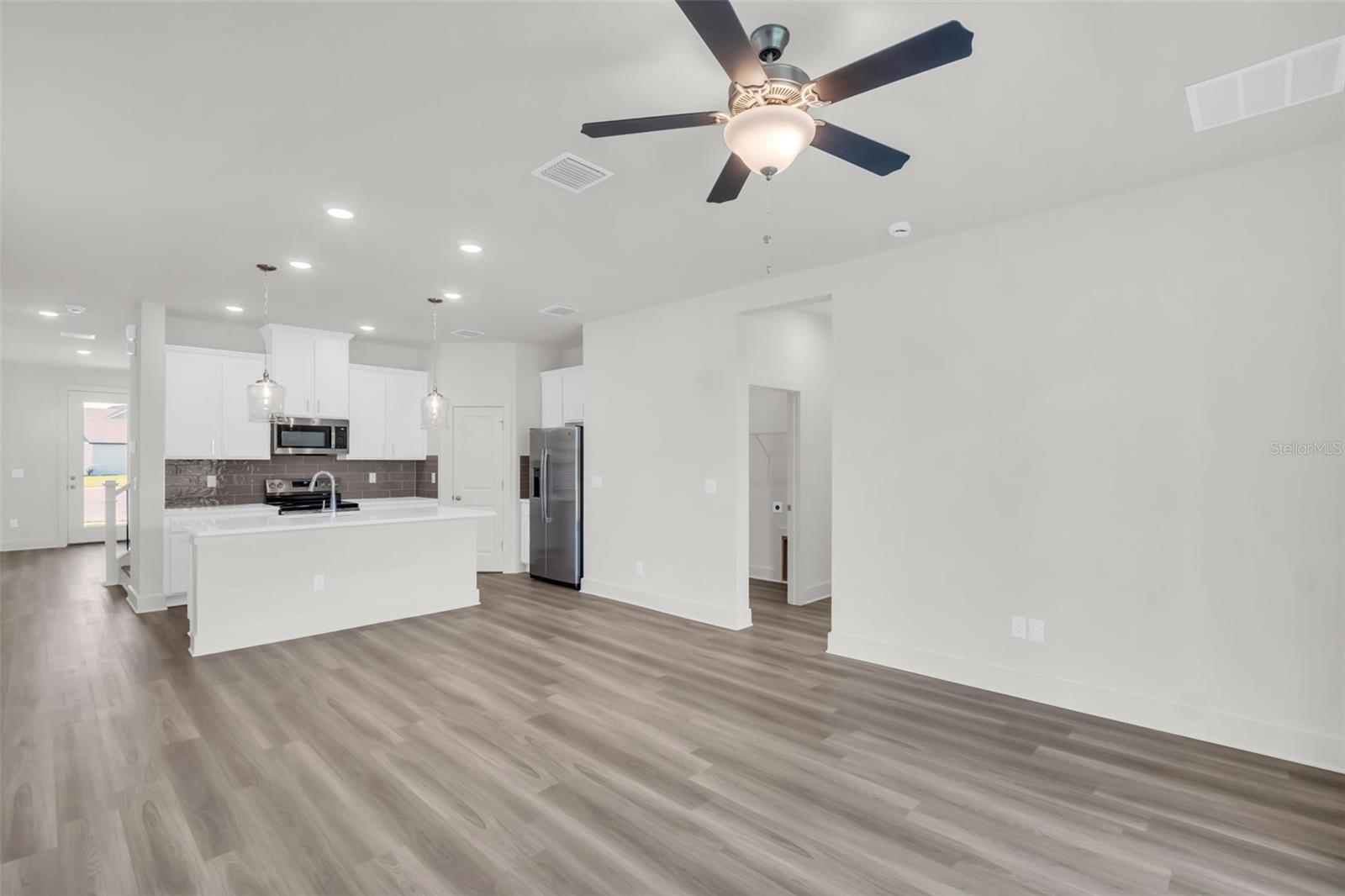 Image 26 of 30 For 7963 Chandler Lake Court