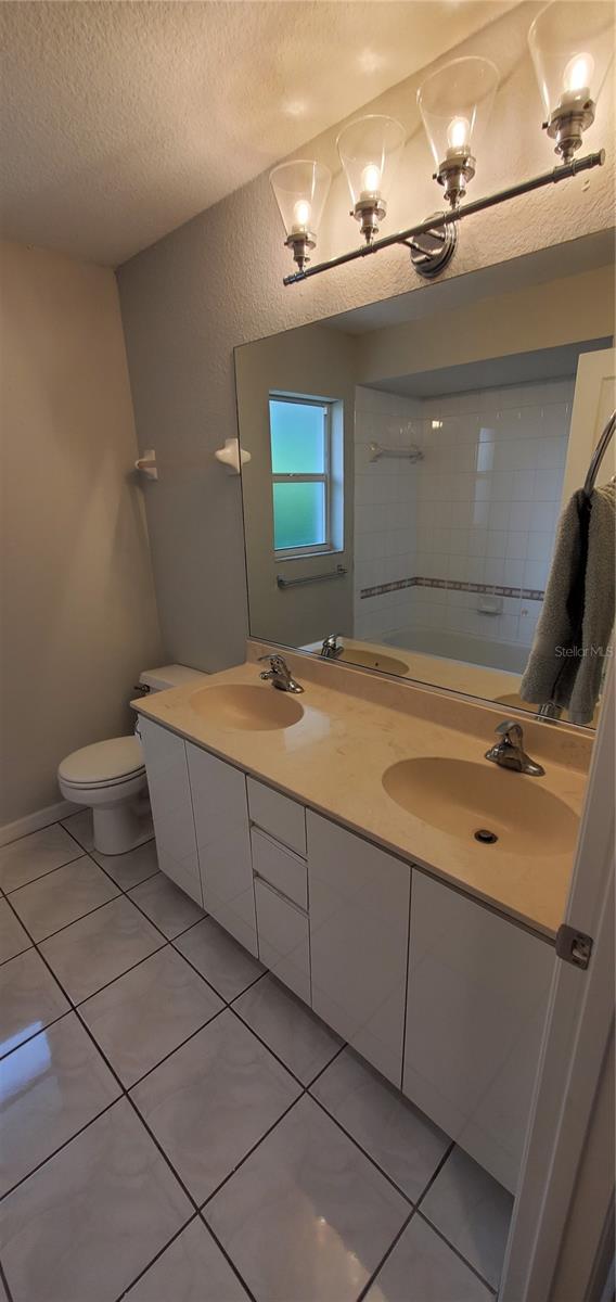 Image 22 of 27 For 4454 Hollybrook Way