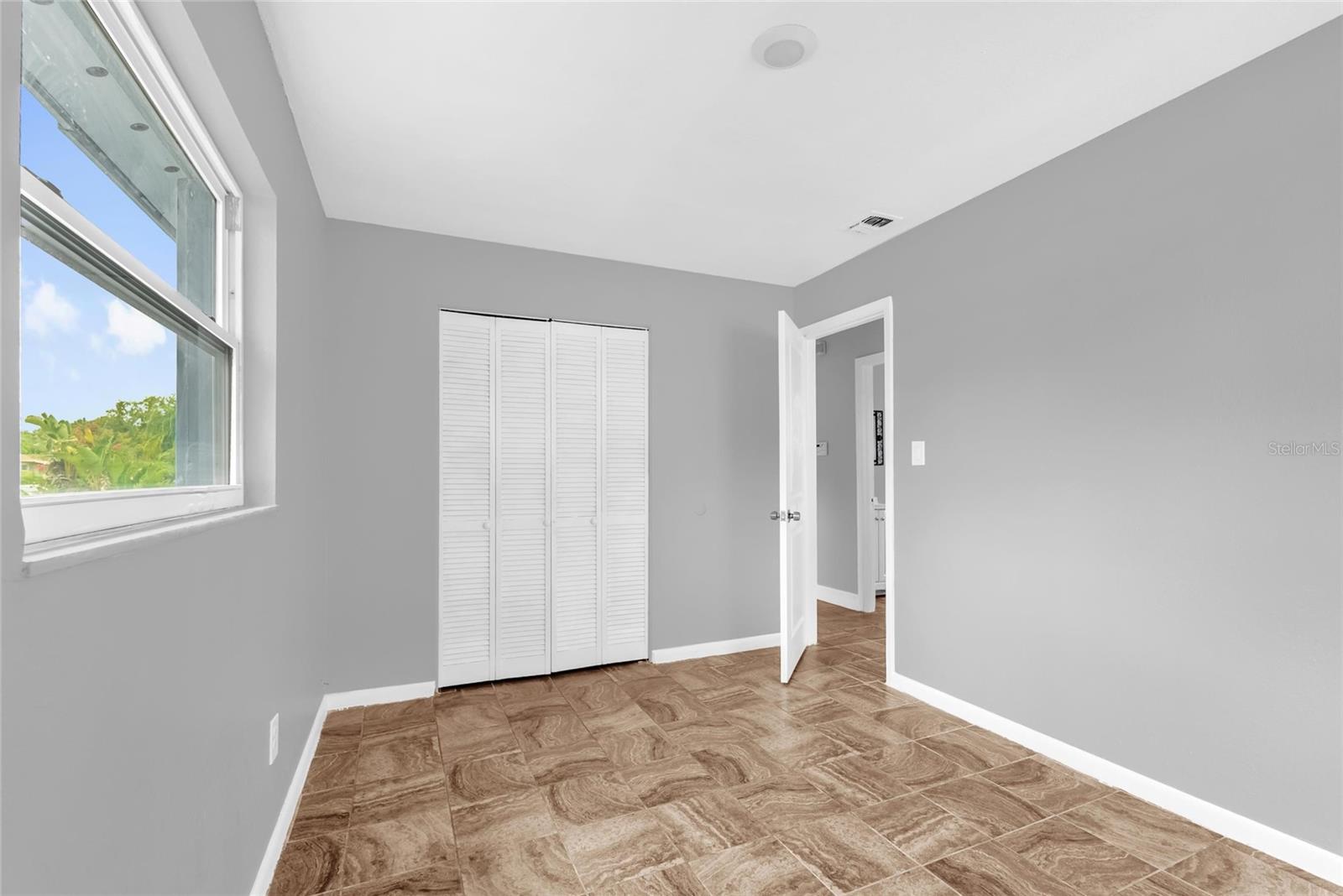 Image 13 of 18 For 5390 Botany Court
