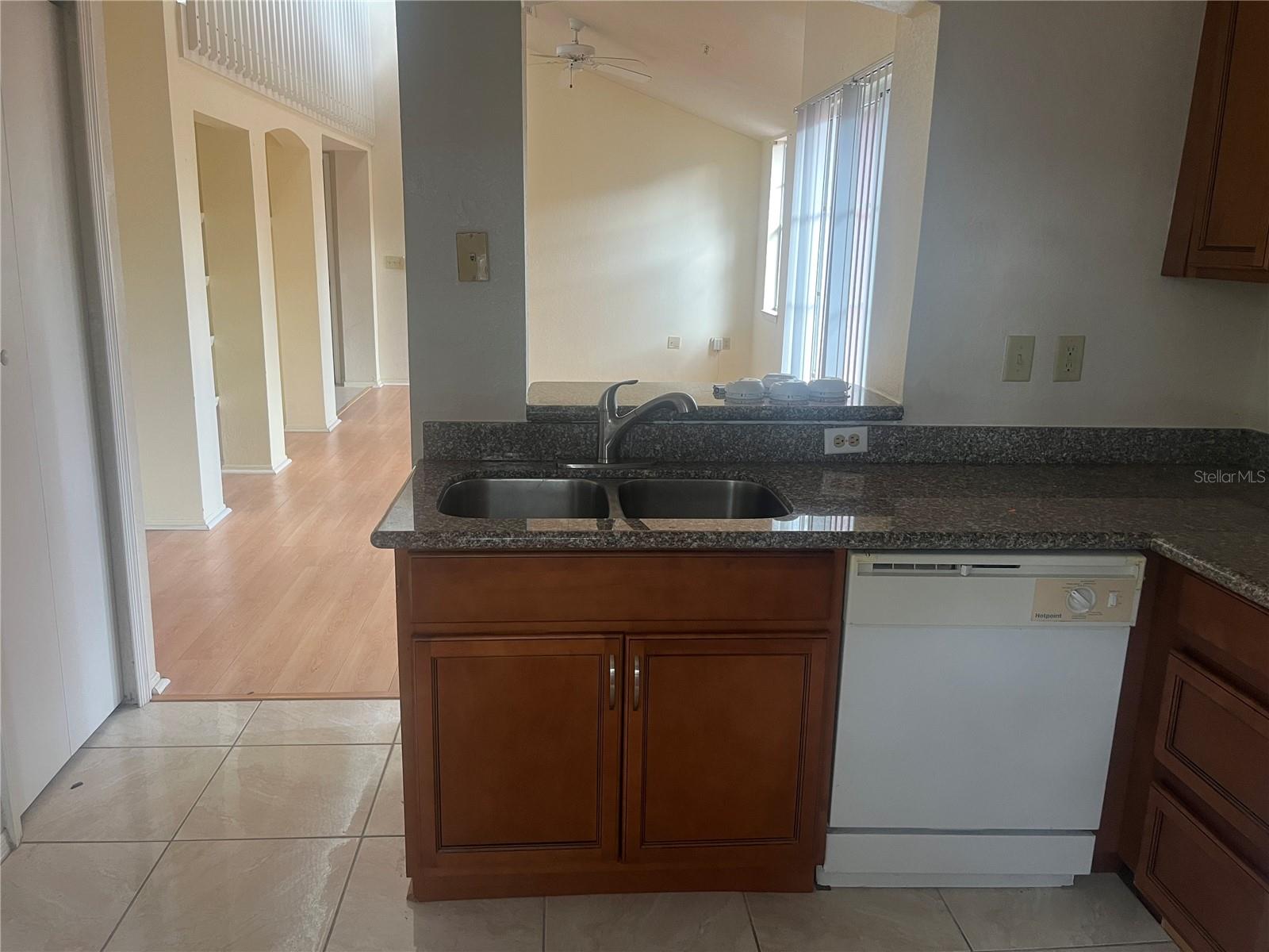 Image 11 of 15 For 1325 Rotonda Point 313