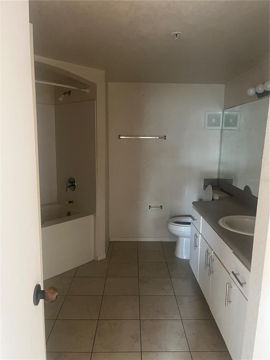 Image 14 of 15 For 1325 Rotonda Point 313