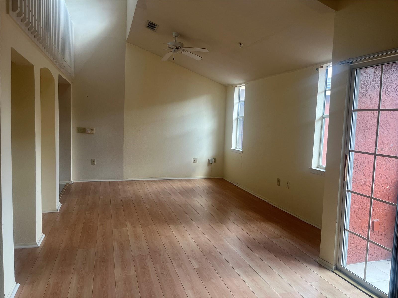 Image 6 of 15 For 1325 Rotonda Point 313