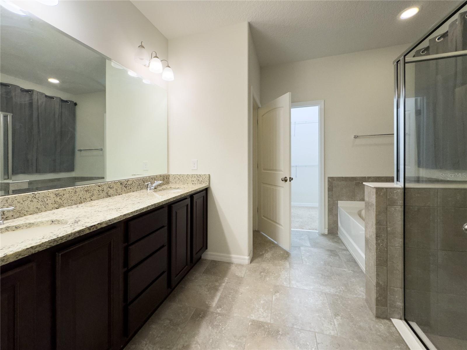 Image 20 of 27 For 4004 Prima Lago Circle