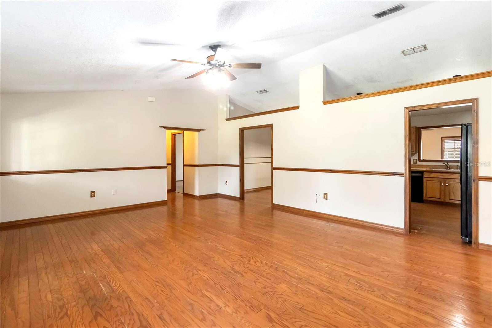 Image 10 of 53 For 1330 Englewood Drive