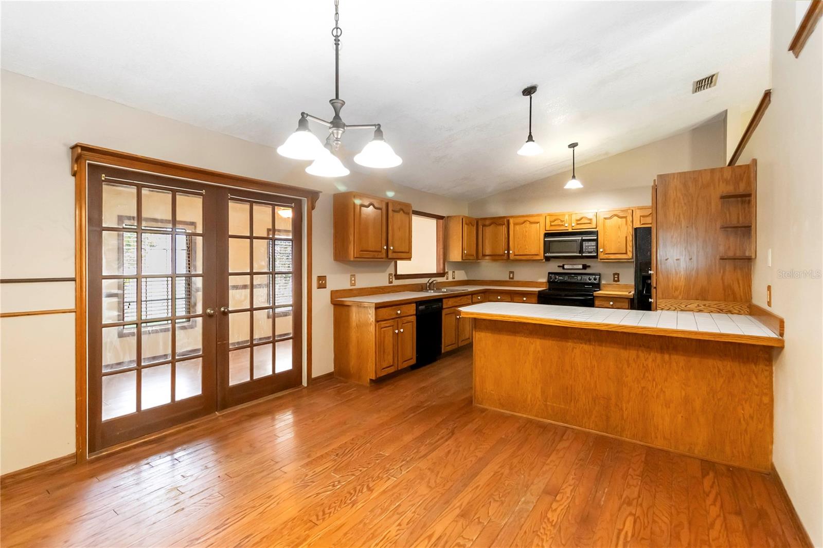 Image 22 of 53 For 1330 Englewood Drive