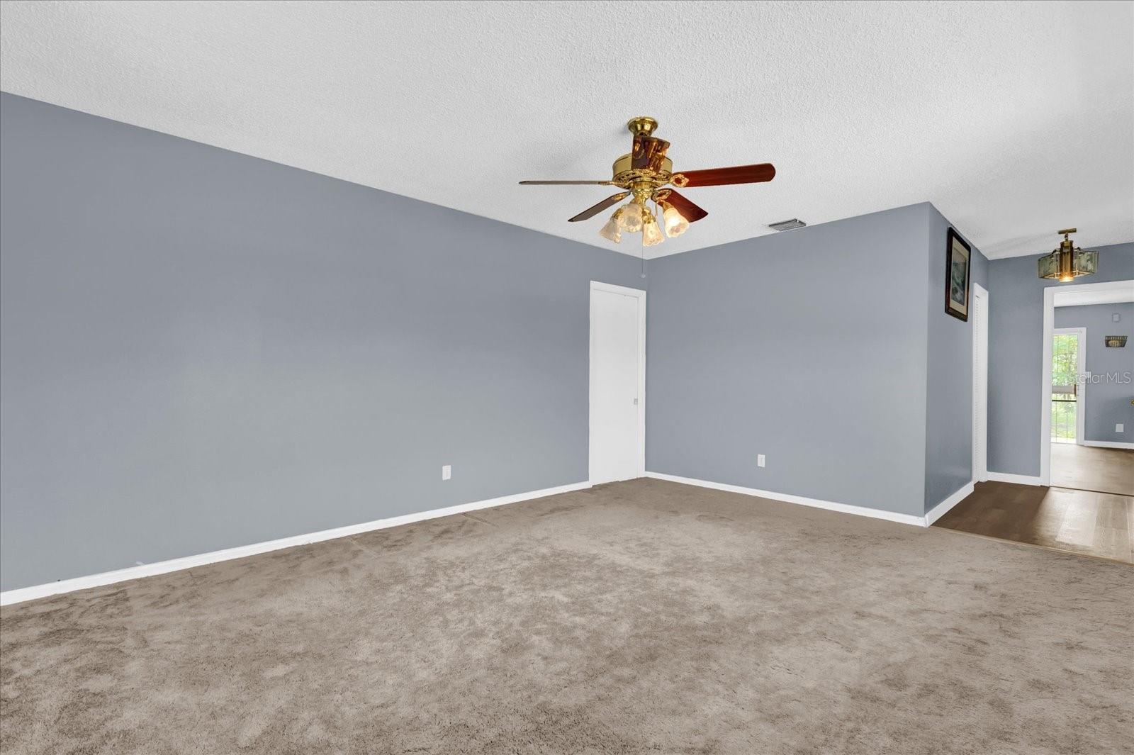 Image 11 of 27 For 5806 Fernhill Drive