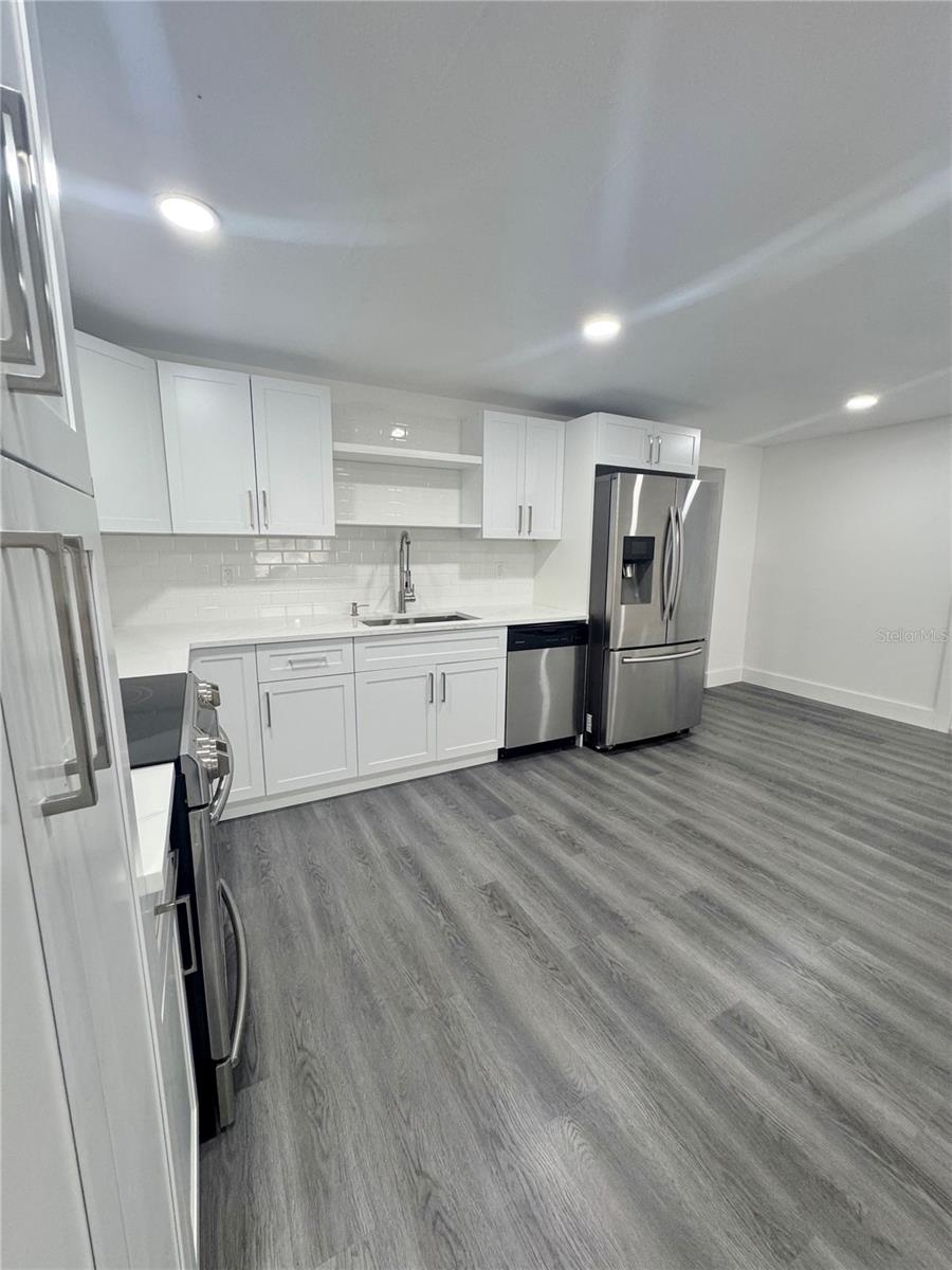 Listing photo id 8 for 4934 Avery Road
