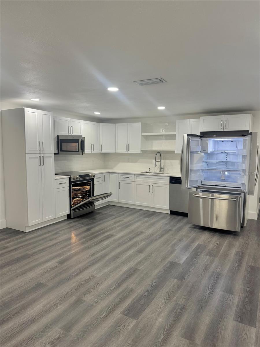Listing photo id 10 for 4934 Avery Road