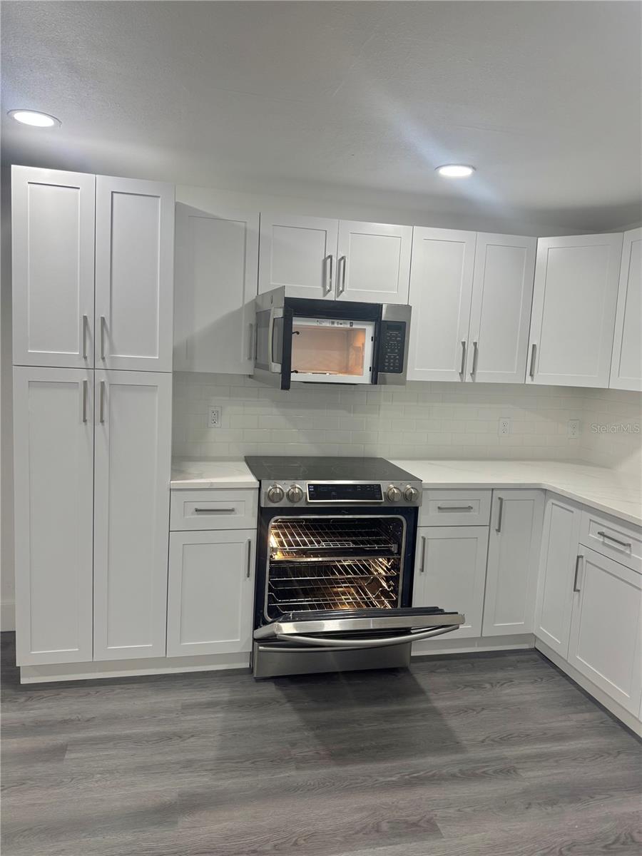 Listing photo id 12 for 4934 Avery Road
