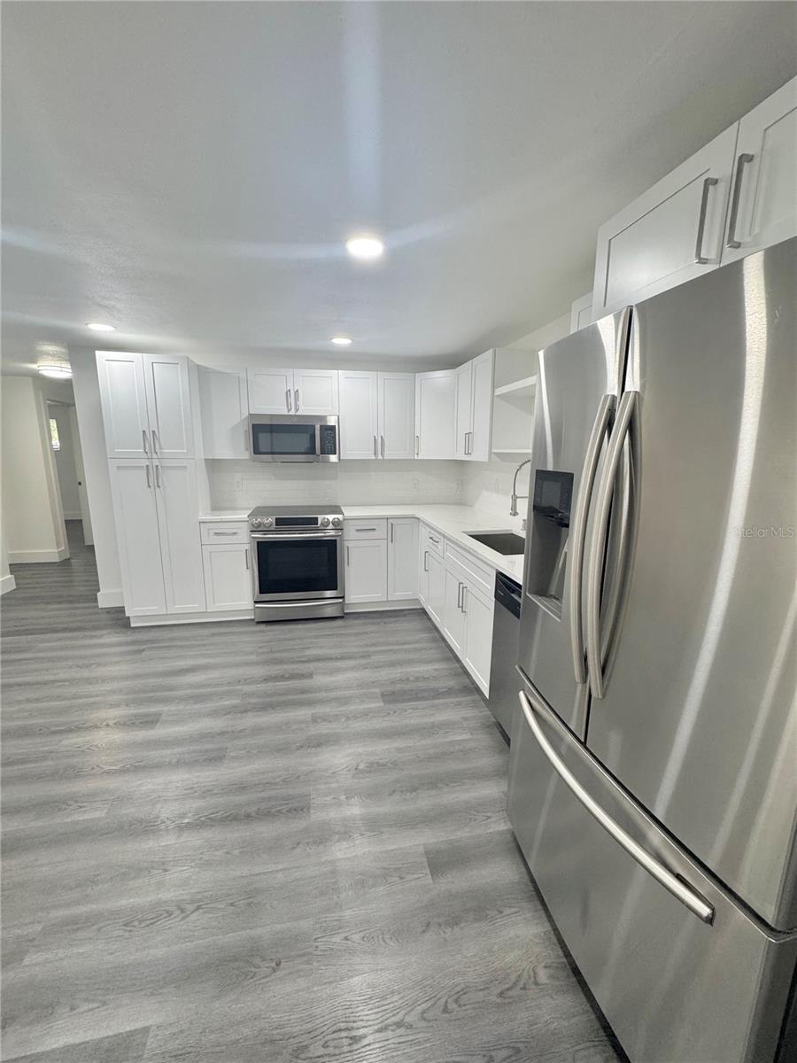 Listing photo id 16 for 4934 Avery Road