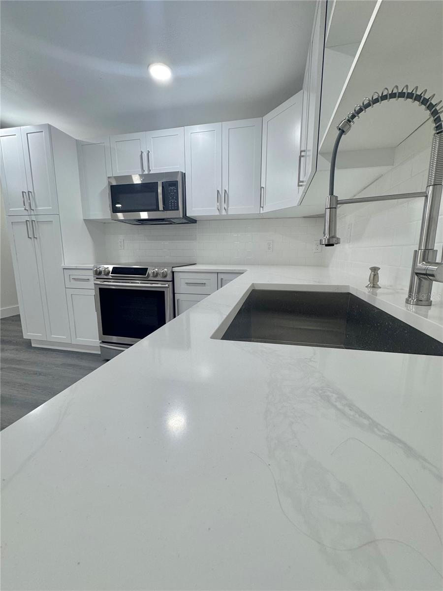 Listing photo id 18 for 4934 Avery Road