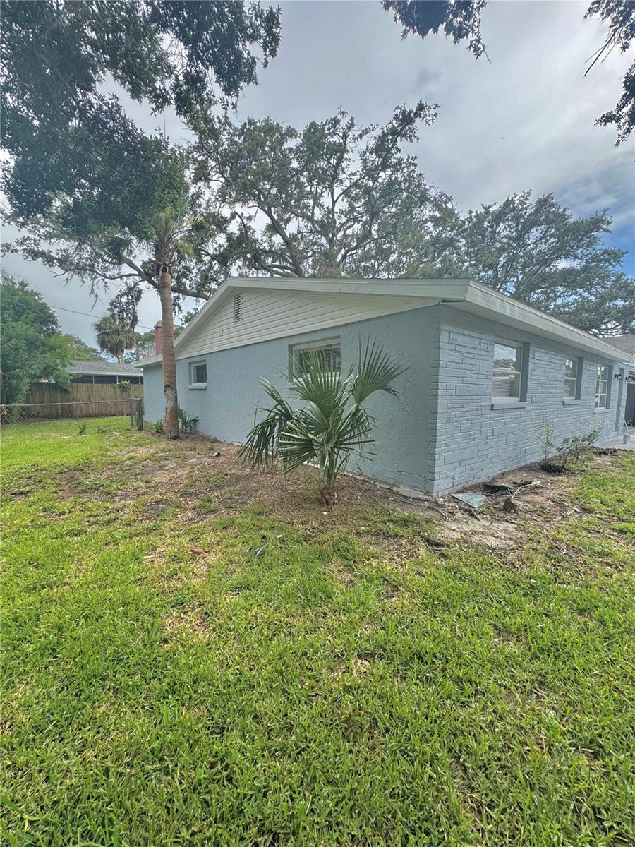 Listing photo id 2 for 4934 Avery Road