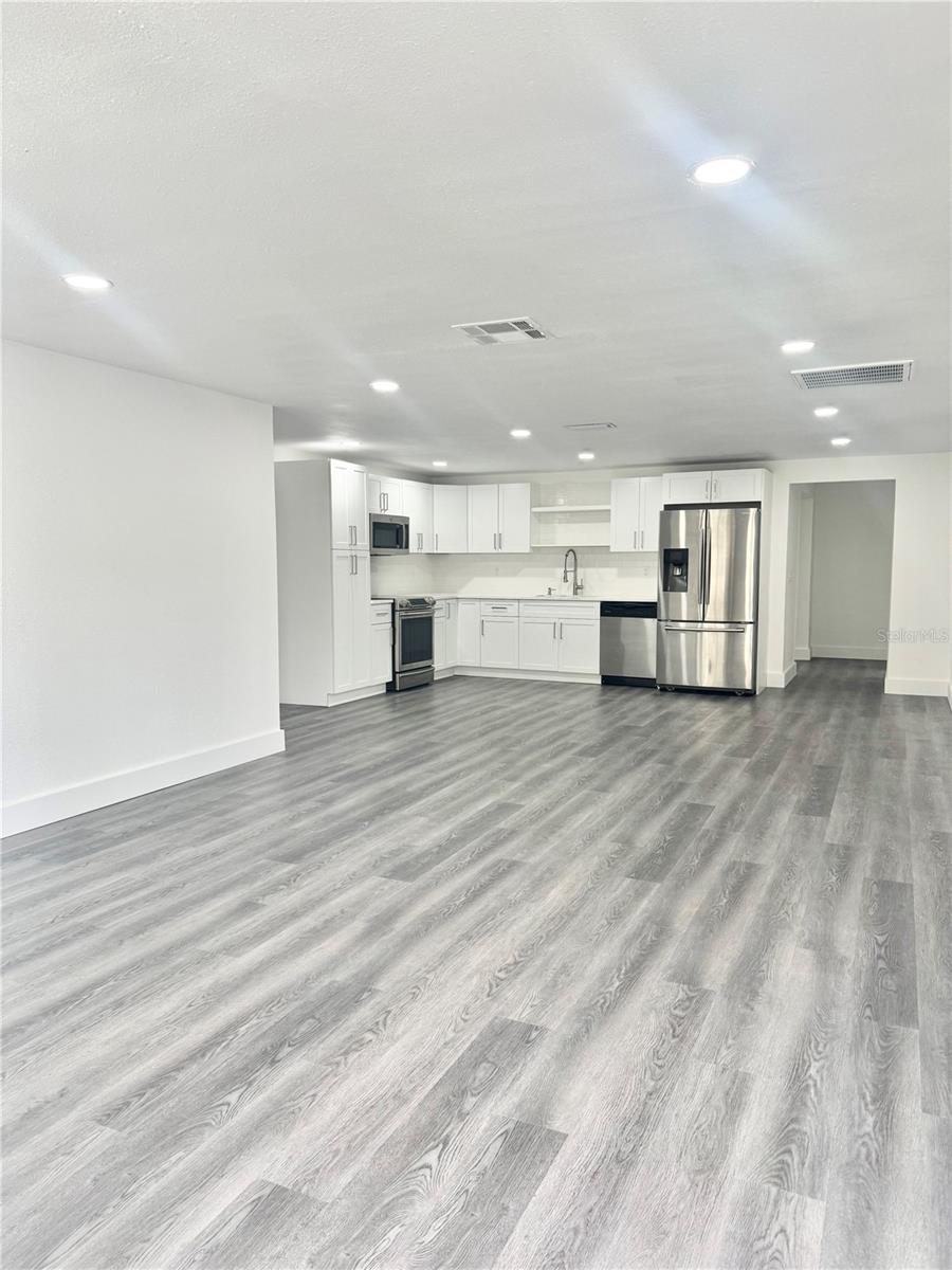 Listing photo id 5 for 4934 Avery Road