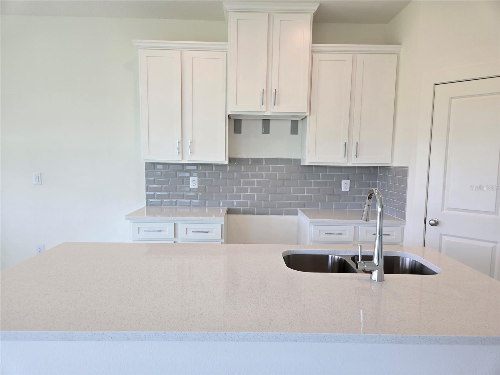 Image 4 of 26 For 13964 Emerald Fields Drive